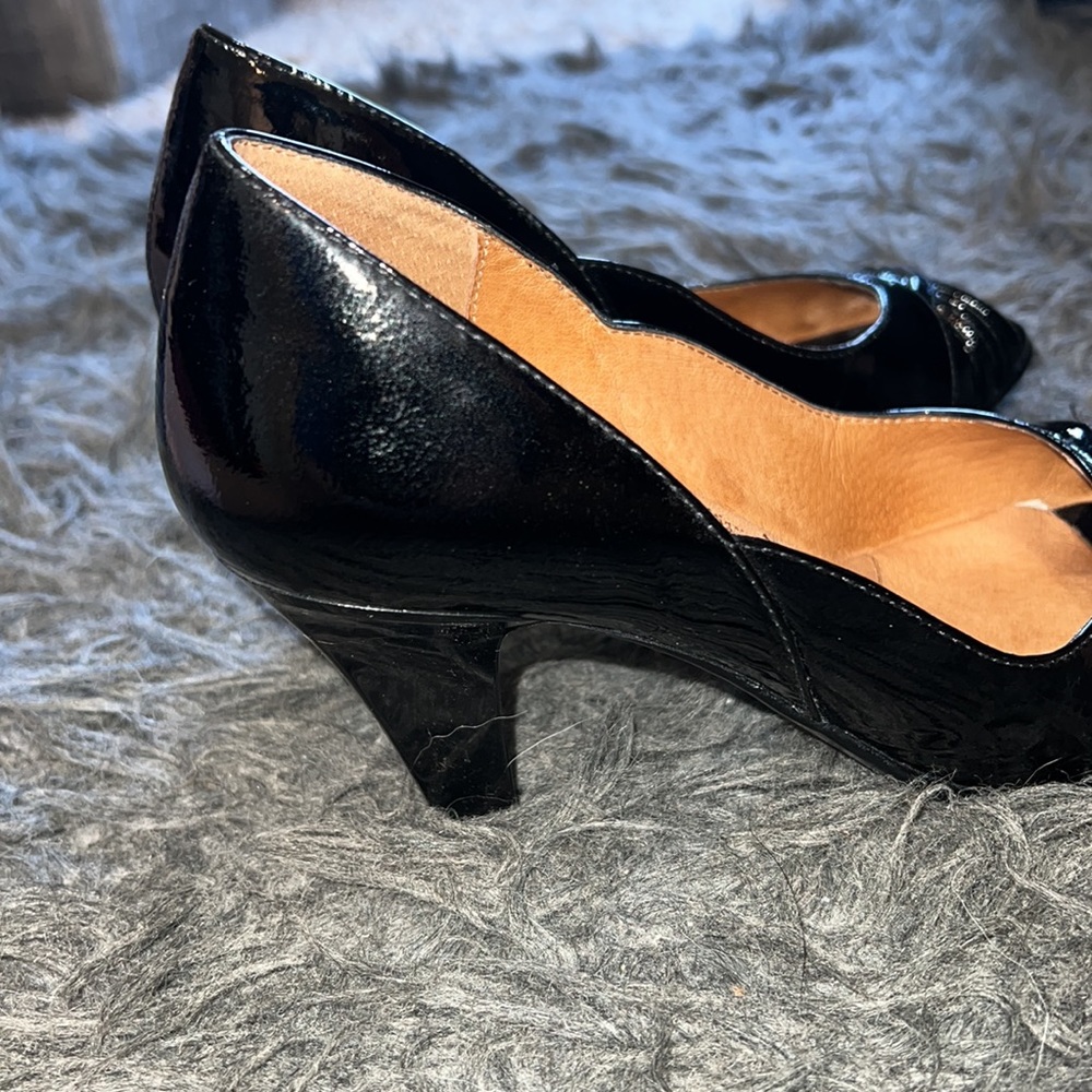 New Women's black patent leather peep told Sofft heels, size 7 - Picture 8 of 15